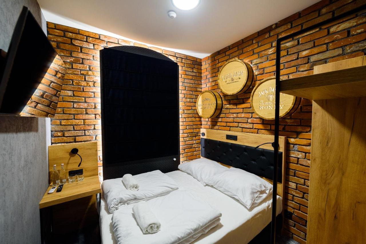 Lord Jack Apartment *