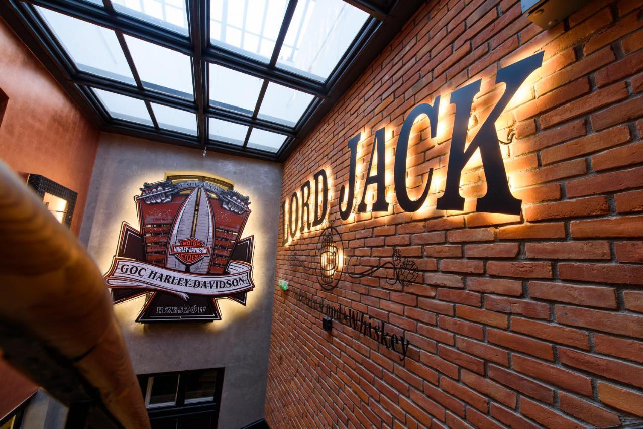 Lord Jack Apartment *